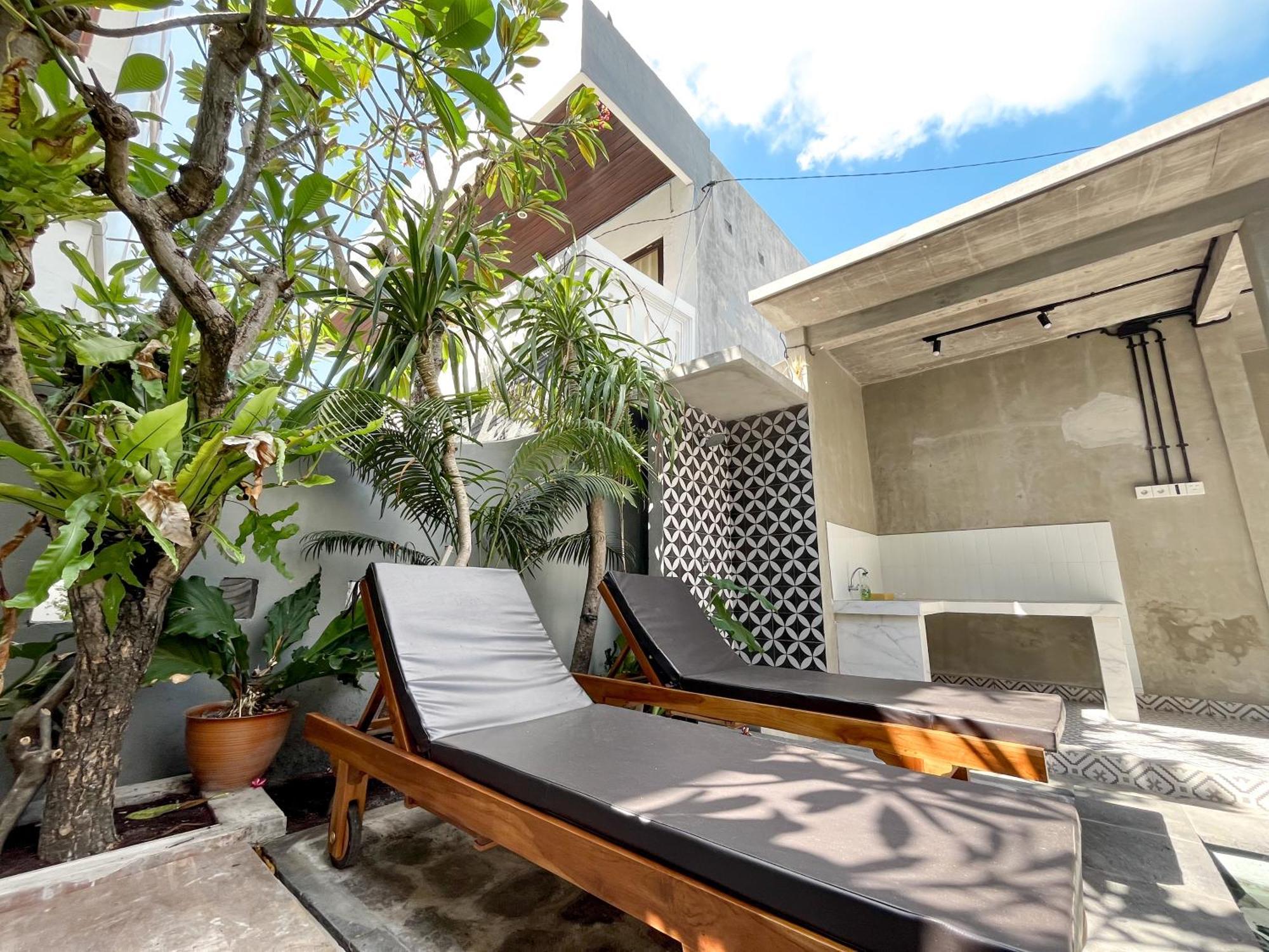 Adi Surya Guest House Seminyak Zewnętrze zdjęcie
